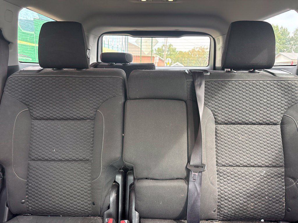 Used 2017 GMC Acadia SLE FWD image 16