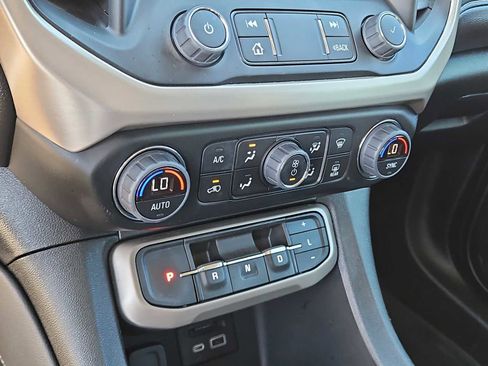 Used 2023 GMC Acadia Denali w/ Denali Technology Package image 24