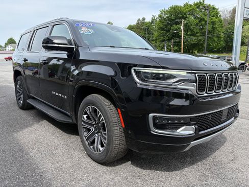 Certified 2024 Jeep Wagoneer Series II w/ Flexible Seating Group AWD/4WD image 5