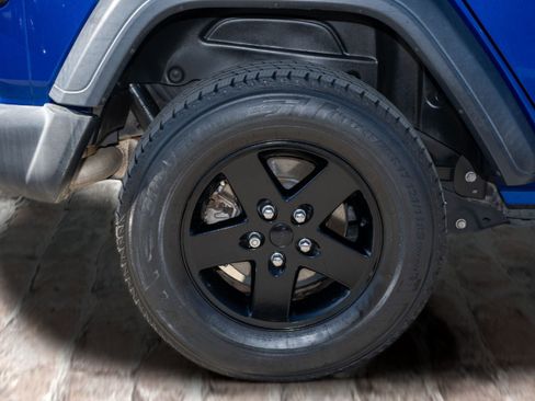 Used 2018 Jeep Wrangler Unlimited Sport image 40