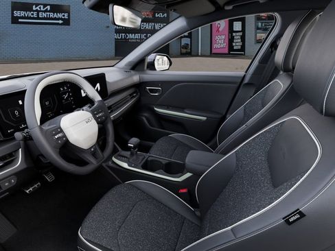 New 2025 Kia K4 GT-Line image 17