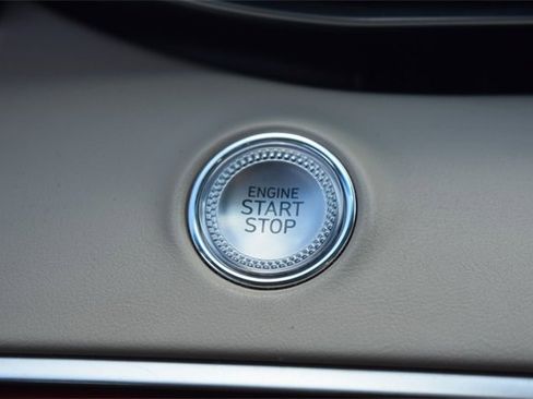 Used 2022 Genesis GV70 2.5T w/ Advanced Package image 38