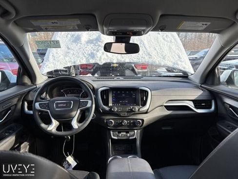 Used 2023 GMC Terrain SLT image 3