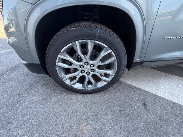 New 2027 GMC Acadia Denali w/ LPO, Floor Liner Package FWD image 28