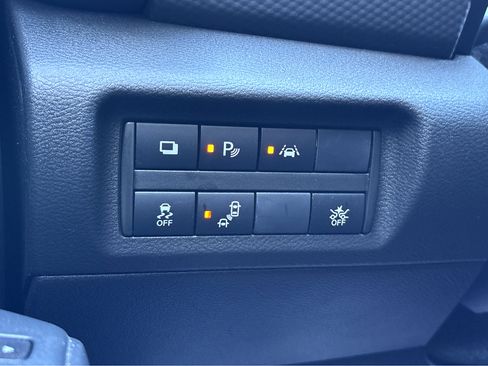 Used 2024 Nissan Kicks S image 11