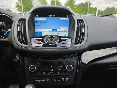 Used 2018 Ford Escape Titanium w/ Ford Safe & Smart Package AWD/4WD image 10