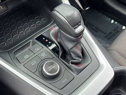 Used 2024 Toyota RAV4 SE w/ Weather & Moonroof Package AWD/4WD image 25