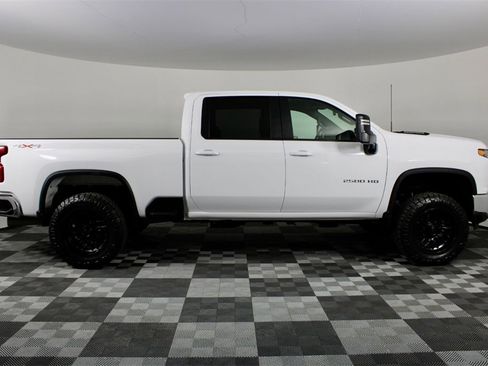 Used 2021 Chevrolet Silverado 2500 LT w/ Fleet Comfort Package image 9
