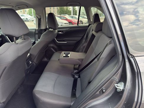 Used 2025 Toyota RAV4 XLE FWD image 11