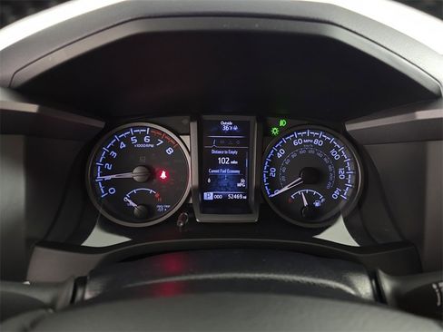 Used 2021 Toyota Tacoma TRD Off-Road image 12