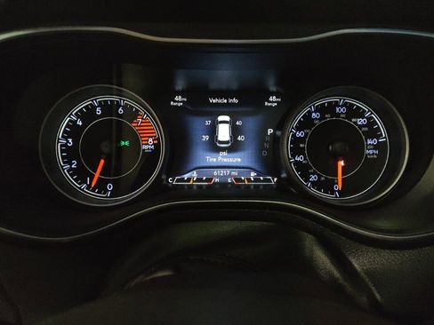 Used 2020 Jeep Cherokee Limited image 23