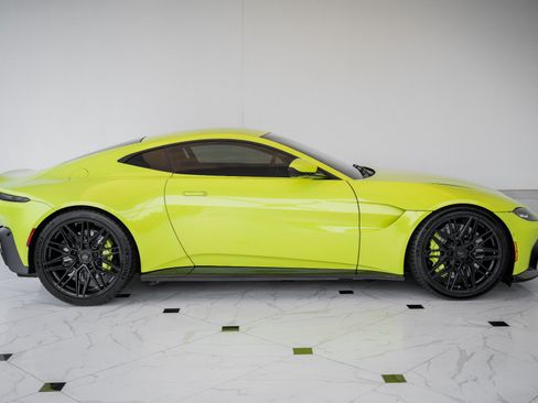 Used 2020 Aston Martin V8 Vantage Coupe RWD image 32