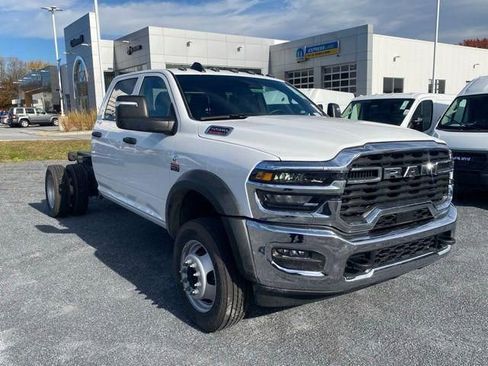 New 2026 RAM 5500 Tradesman w/ Chrome Appearance Group image 2