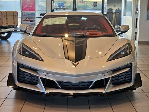 New 2026 Chevrolet Corvette Z06 w/ Z07 Performance Package image 2