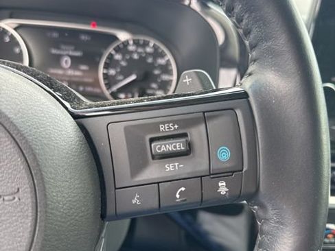 Used 2022 Nissan Pathfinder SL AWD/4WD image 23