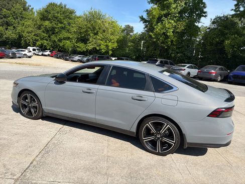 Used 2025 Honda Accord Sport image 7