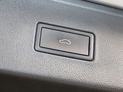 Used 2021 Volkswagen Atlas SE image 52