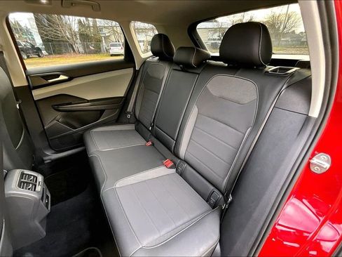 Used 2022 Volkswagen Taos SE w/ Panoramic Sunroof Package image 22