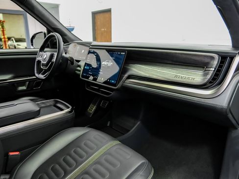 Used 2022 Rivian R1T Launch Edition image 14