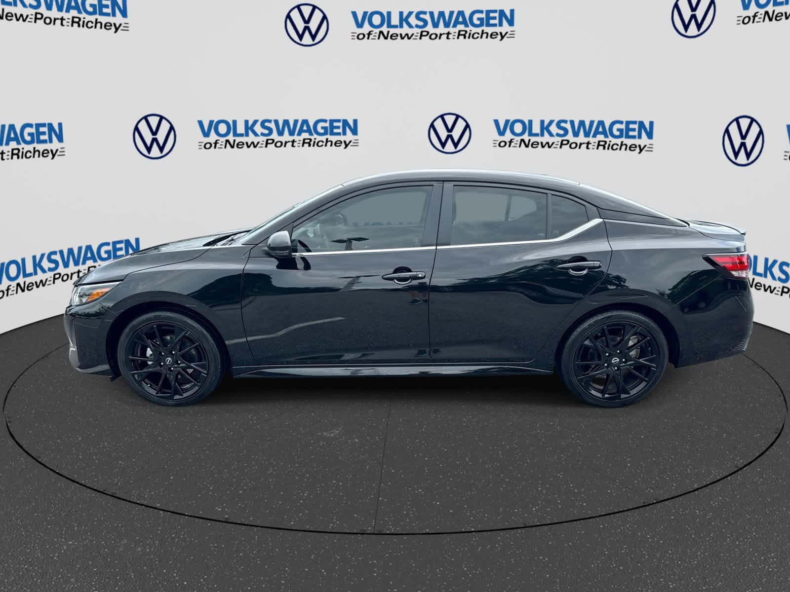 Used 2025 Nissan Sentra SR w/ Midnight Edition FWD image 11