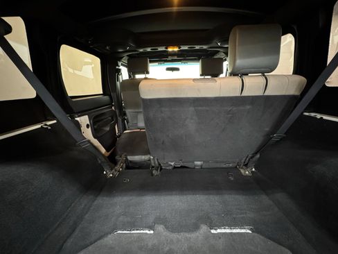 Used 2010 Jeep Wrangler Unlimited Sport AWD/4WD image 27