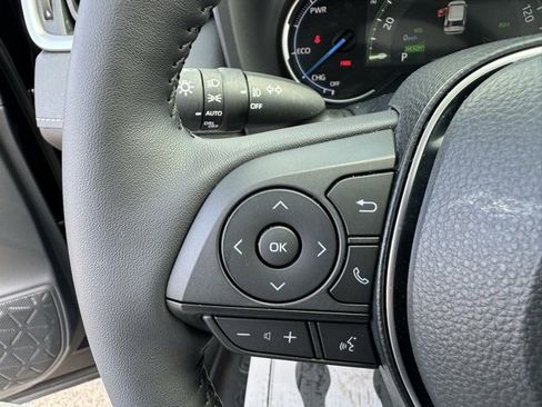 Used 2025 Toyota RAV4 XLE Premium image 20