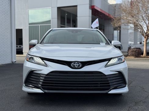 Used 2022 Toyota Camry XLE image 4