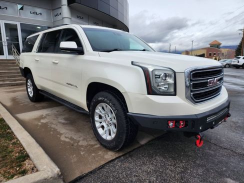 Used 2015 GMC Yukon XL SLT w/ Open Road Package image 3