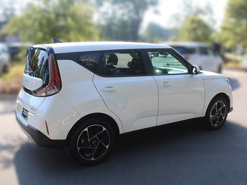 Certified 2025 Kia Soul EX FWD image 12