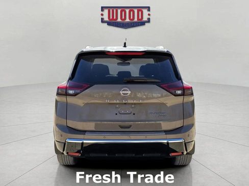 Used 2024 Nissan Rogue Platinum image 5