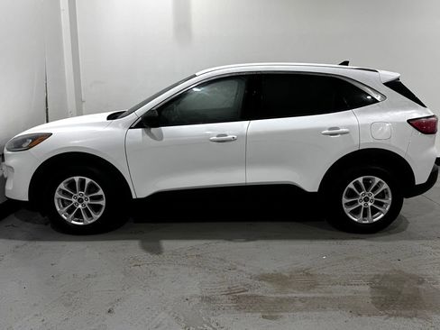 Used 2022 Ford Escape SE image 13