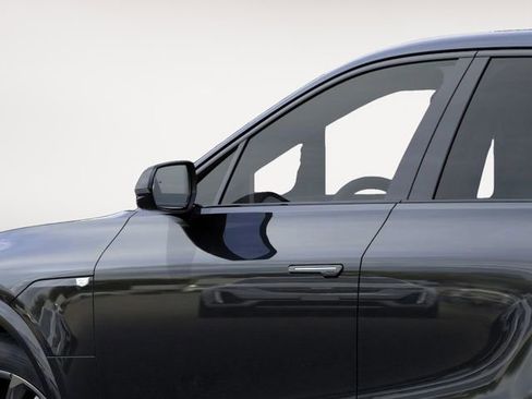 New 2026 Cadillac Lyriq V image 12