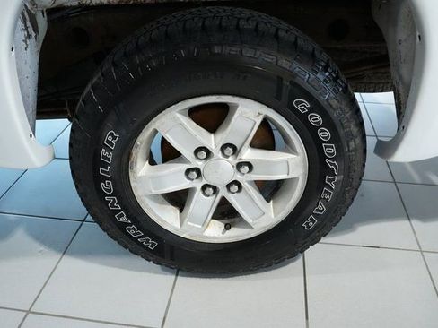 Used 2011 GMC Sierra 1500 SLE w/ Power Tech Package image 9