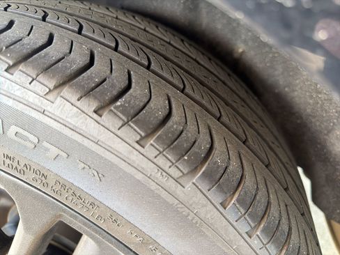 Used 2025 Toyota Camry SE w/ Convenience Package image 16