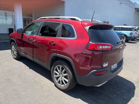 Used 2018 Jeep Cherokee Limited AWD/4WD image 3