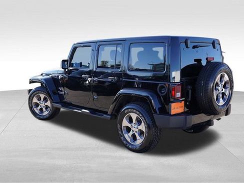 Certified 2016 Jeep Wrangler Unlimited Sahara image 7