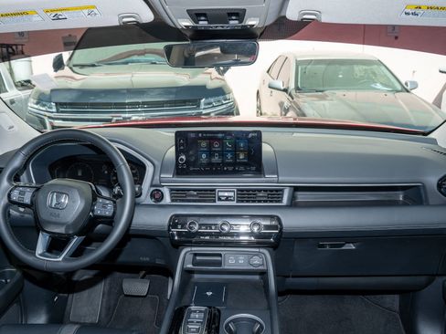 Certified 2025 Honda Pilot Touring image 23