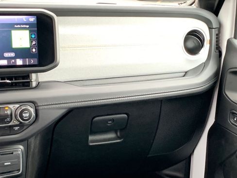 Used 2025 Jeep Wrangler Sahara image 34