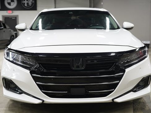 Used 2021 Honda Accord Touring image 8