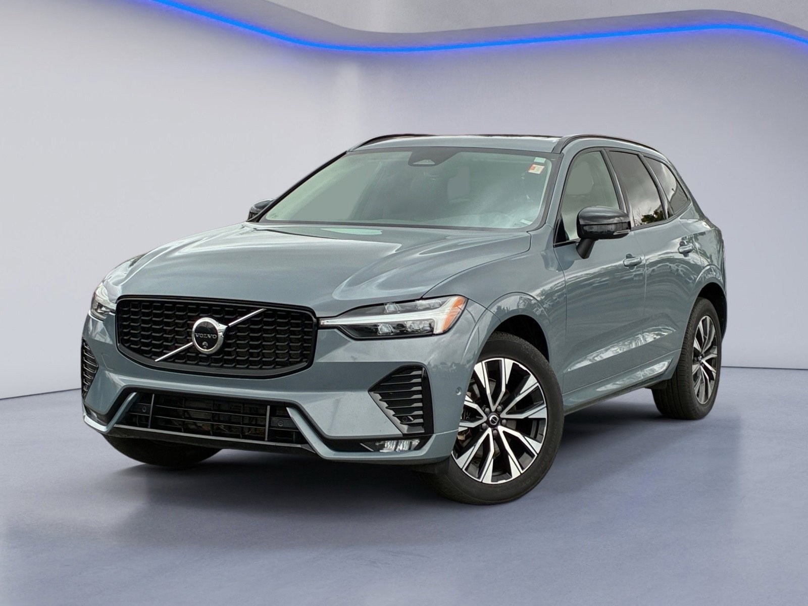 Used 2024 Volvo XC60 B5 Plus AWD/4WD image 2