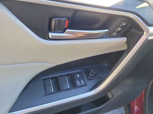 Used 2020 Toyota RAV4 XLE Premium image 19