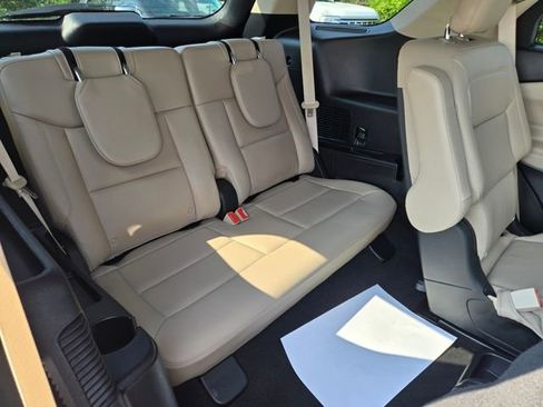 Used 2021 Ford Explorer Limited w/ Hybrid Equipment Group 310A image 30