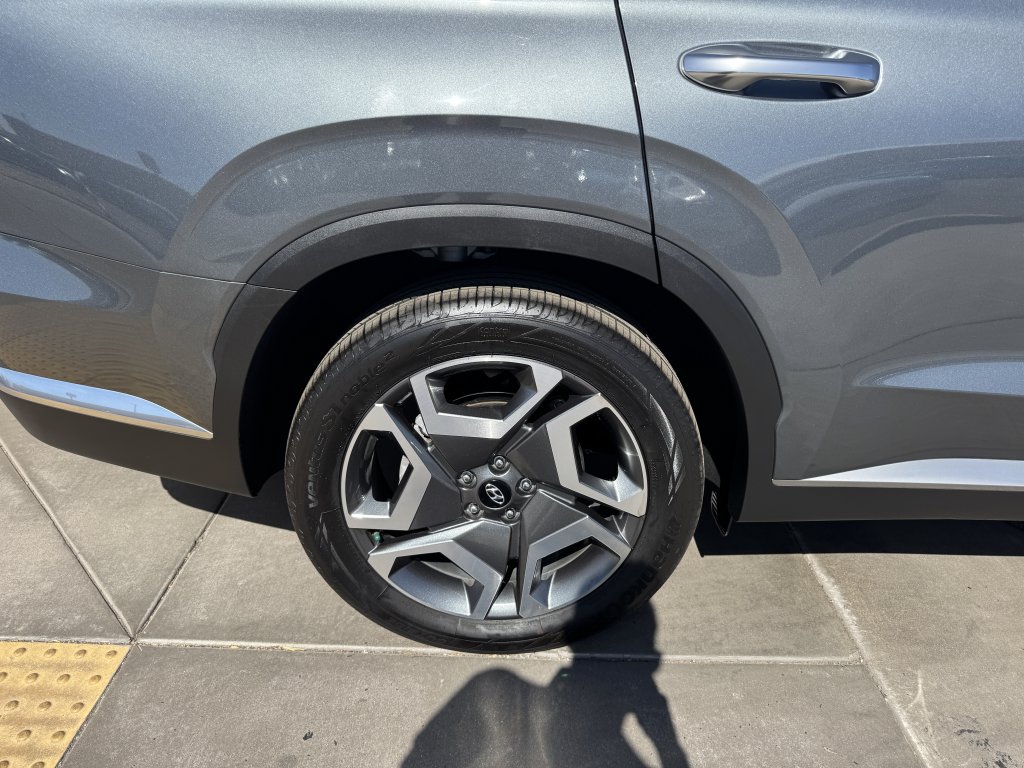 Used 2024 Hyundai Palisade Limited FWD image 15