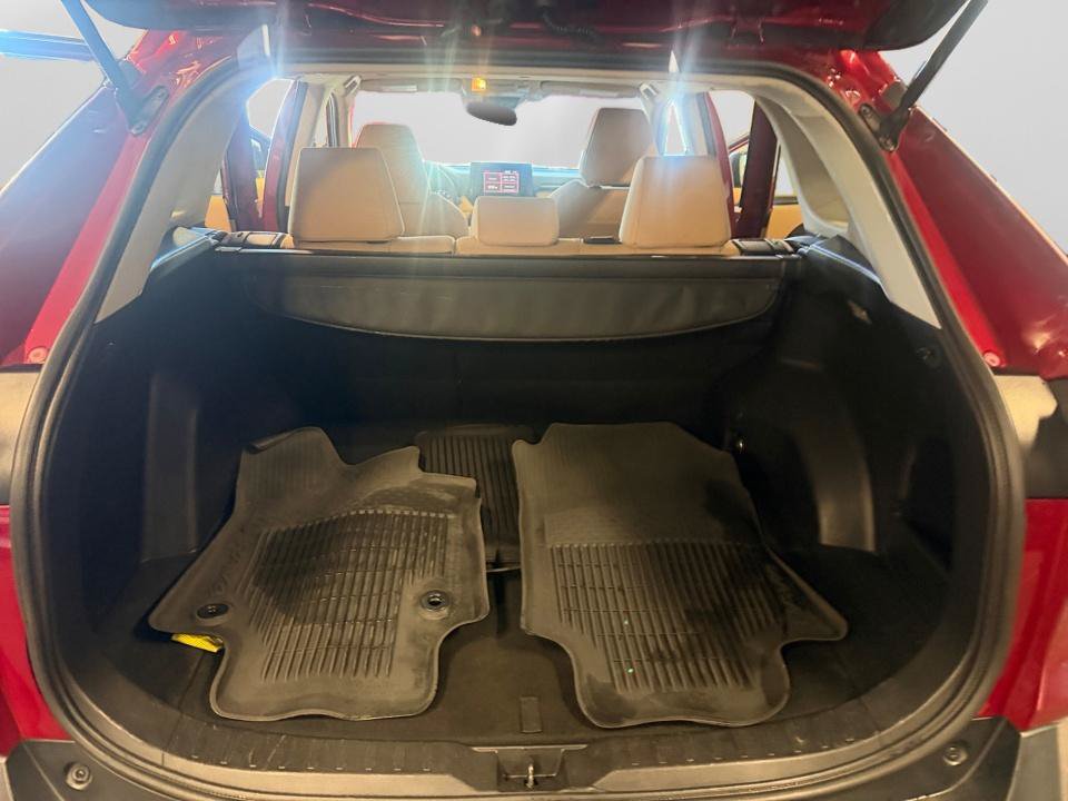 Certified 2021 Toyota RAV4 LE AWD/4WD image 19