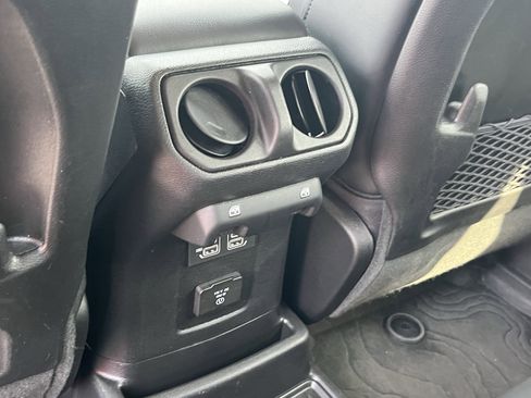 Used 2024 Jeep Wrangler High Altitude image 18