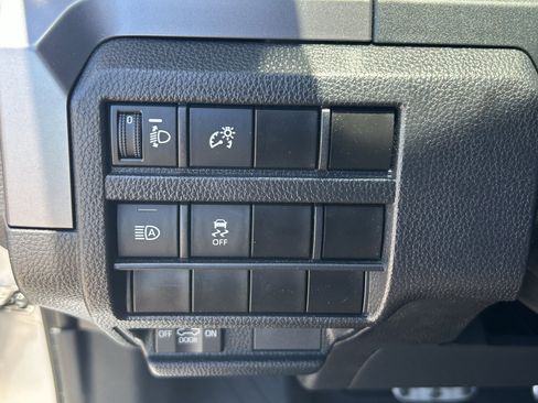 Used 2025 Toyota Tacoma TRD Sport AWD/4WD image 30