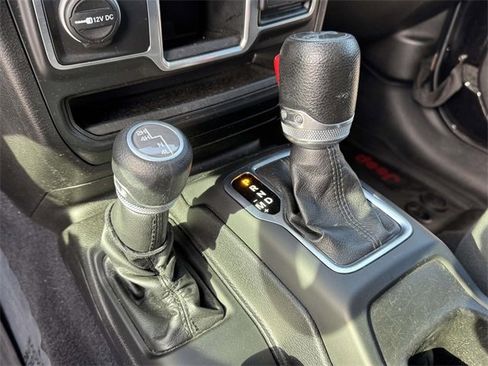 Used 2018 Jeep Wrangler Unlimited Sport image 7