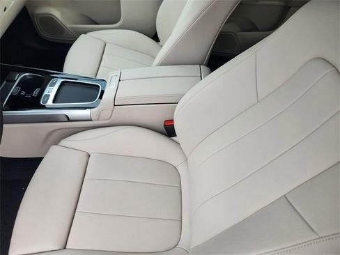 Certified 2025 Mercedes-Benz GLB 250 4MATIC image 8