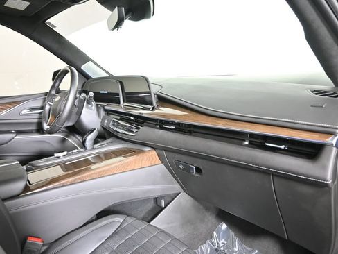 Used 2024 Cadillac Escalade Sport Platinum w/ LPO, ONYX Package AWD/4WD image 15
