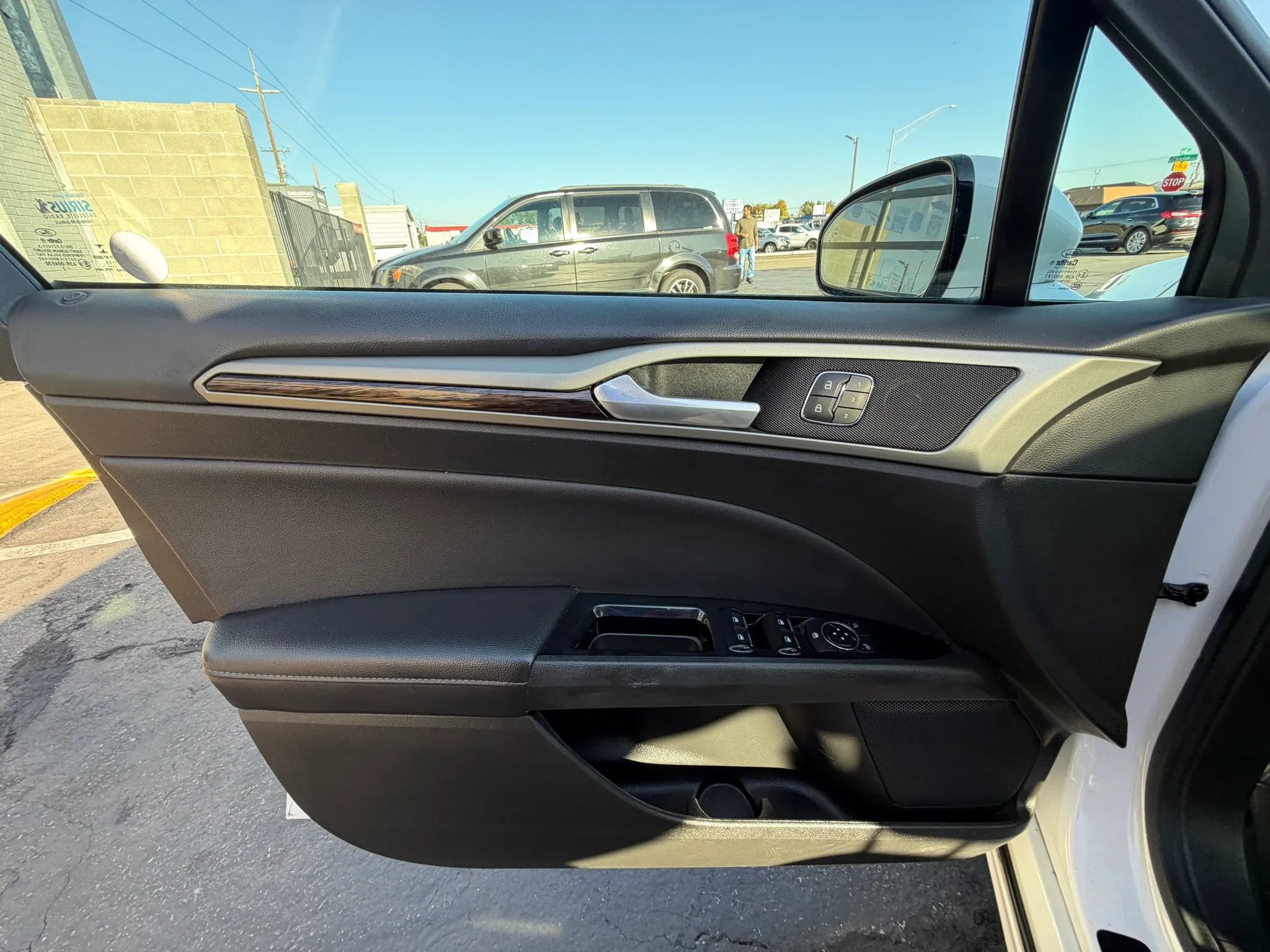 Used 2013 Ford Fusion SE FWD image 12